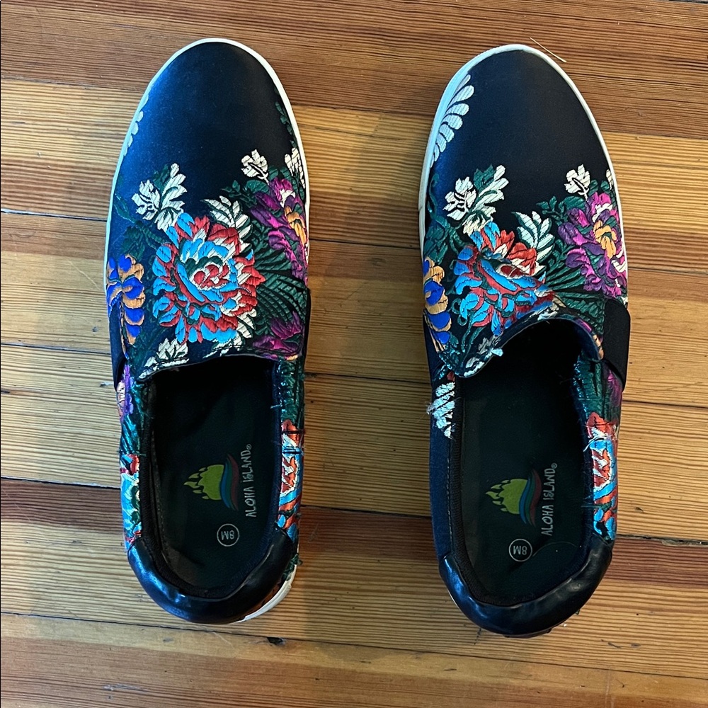 Aloha Island Embroidery Colorful Black Silk-Like 8M Slip-On Loafers
